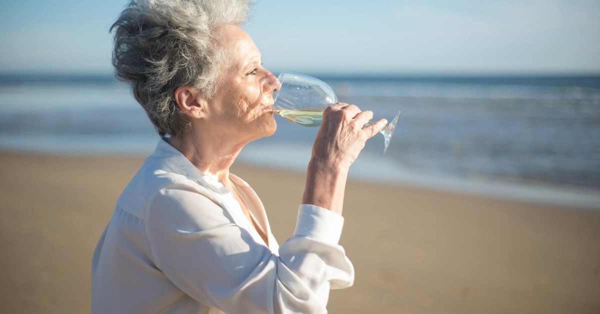 Alcohol and Older Adults โ What Changes With Age and How to Stay Safe