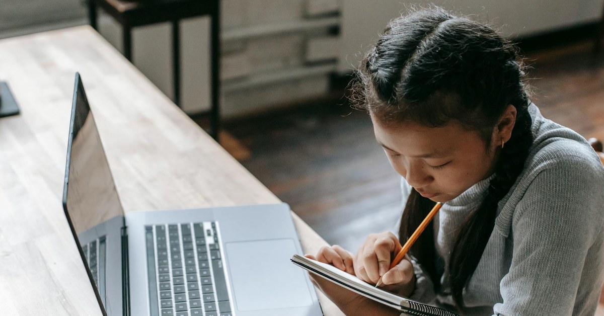 Beyond Parental Controls โ Empowering Tweens & Teens to Self-Regulate Age-Appropriate Internet Use
