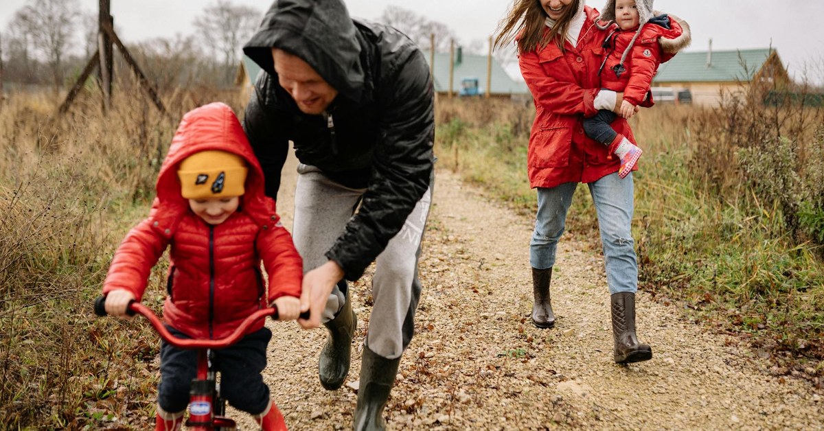 Small Setbacks, Big Resilience — A Parent's Guide to Helping Elementary Kids Bounce Back Daily
