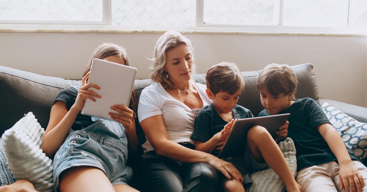 Building a Scam-Proof Family โ The Definitive Guide to Phishing & Online Fraud Prevention