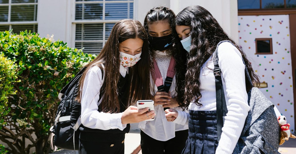 Internet Safety for Primary School Children — What 7 to 11-Year-Olds Need to Know
