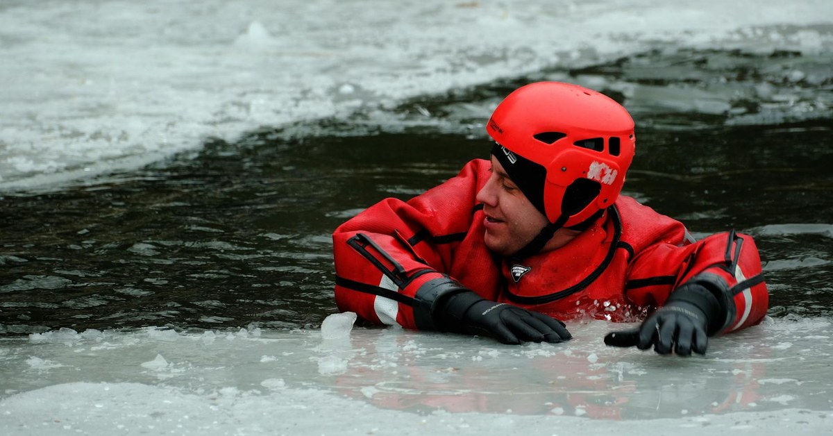 Cold Weather Safety — Hypothermia, Frostbite, and Staying Warm in Extreme Conditions