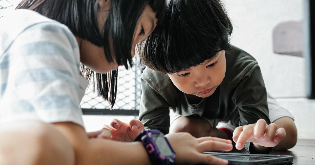 Beyond Limits — Cultivating Digital Resilience & Critical Thinking Through Intentional Screen Time