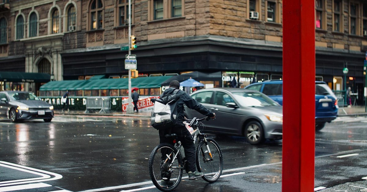 Is Your Cycling Helmet Truly Safe? Avoiding Common Fitting Mistakes for Maximum Head Protection