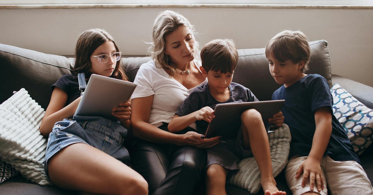 Decoding the Psychology of Scams โ A Family Guide to Recognizing Manipulation in Phishing Attempts