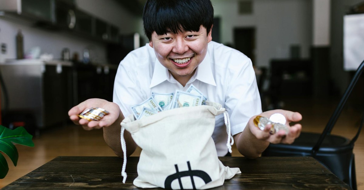 Cryptocurrency Safety for Young Adults — Wallets, Scams, and Keeping Your Coins Secure