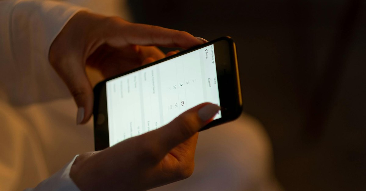 Digital Detox and Managing Screen Time — How to Reclaim Your Focus and Wellbeing