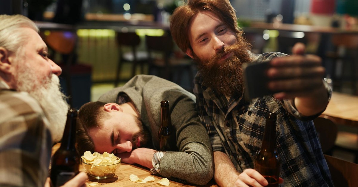 What to Do If a Friend Is Drunk or Drugged โ A Practical Emergency Guide