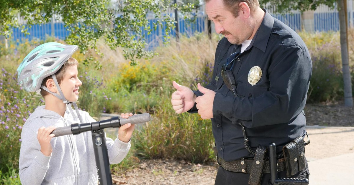 Electric Scooters and E-Bikes โ Safety Rules Every Young Adult Should Follow