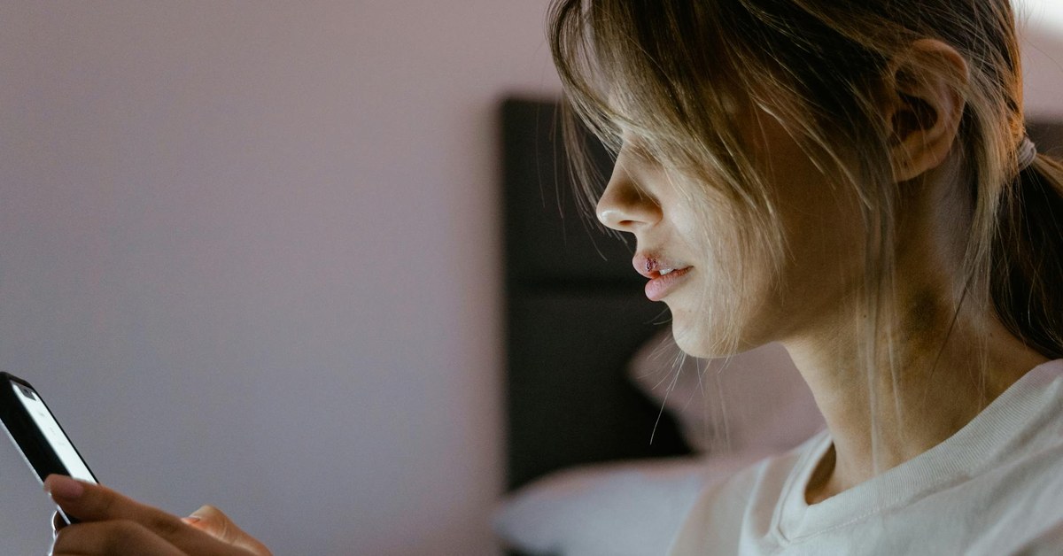 Beyond Bystanding โ Empowering Digital Upstanders for Effective Cyberbullying Prevention