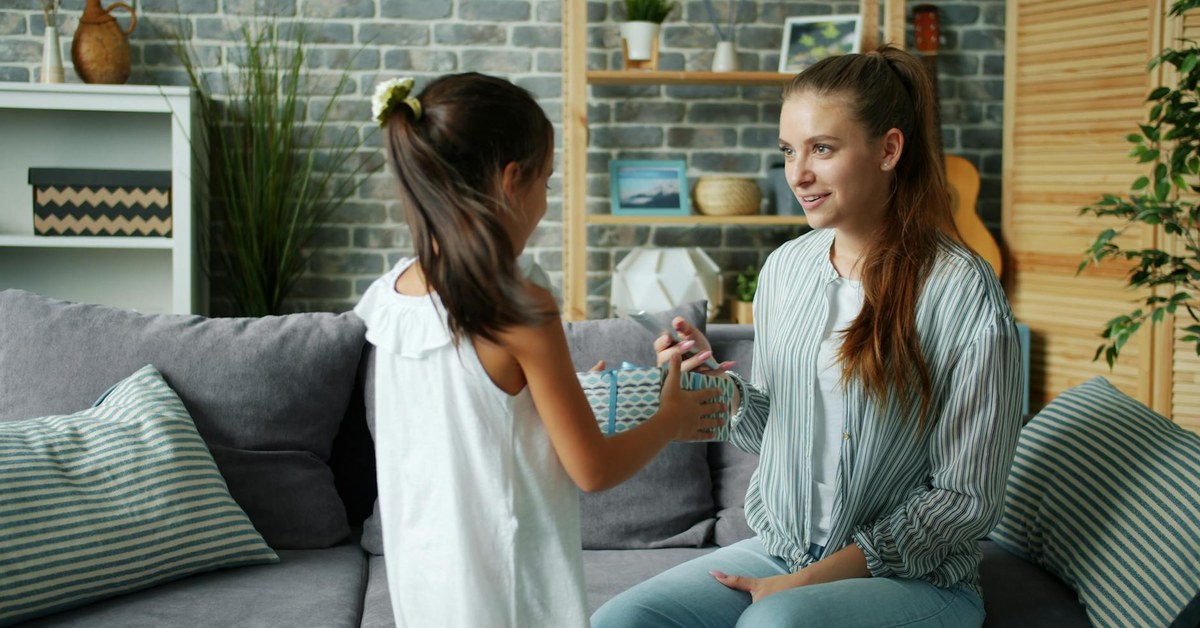 Empowering Kids to Interrogate AI Chatbots โ A Critical Thinking Guide for Parents