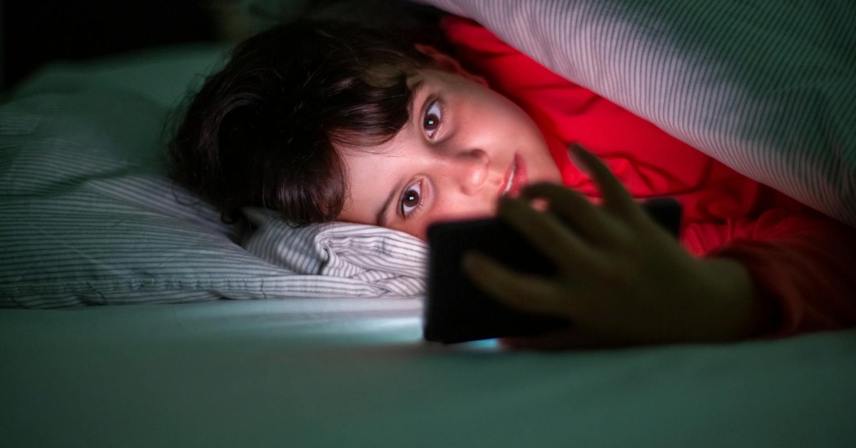 Empowering Kids โ Teaching Children to Identify AI Chatbots for Enhanced Online Safety