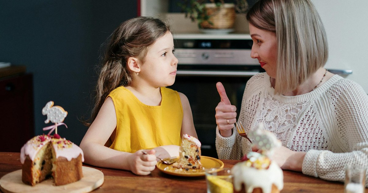 Empowering Kids to Critically Spot Misinformation in AI Chatbots โ A Parent's Digital Literacy Guide