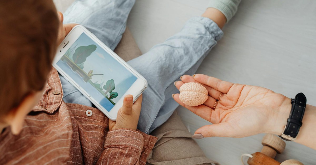 Beyond Parental Controls — Empowering Pre-Teens (9-12) for Safe Online Independence