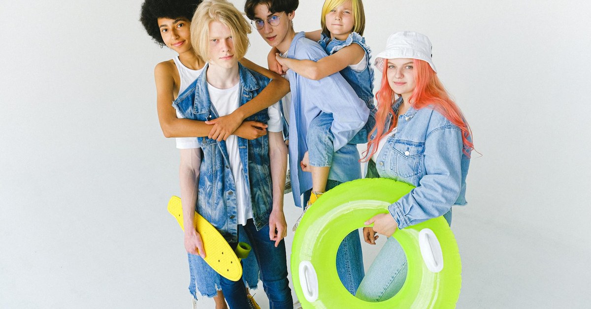 Empowering Teens — Teaching Critical Thinking to Navigate Sexting & Digital Peer Pressure