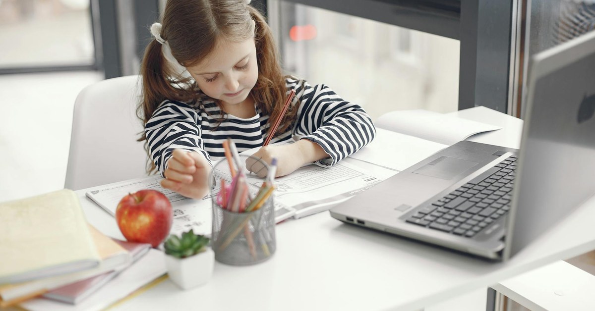 Empowering Young Adults — A Guide to Proactive Digital Footprint Education for Future Career Success