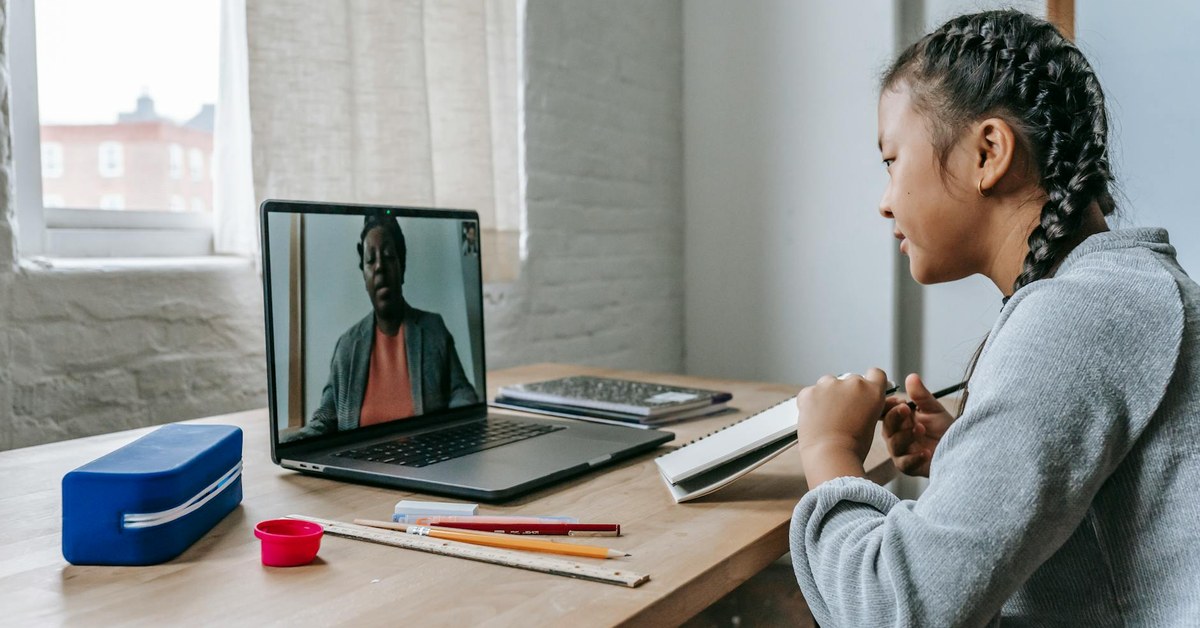 Evolving Parental Controls โ Adapting Digital Safety & Screen Time for Tweens & Teens