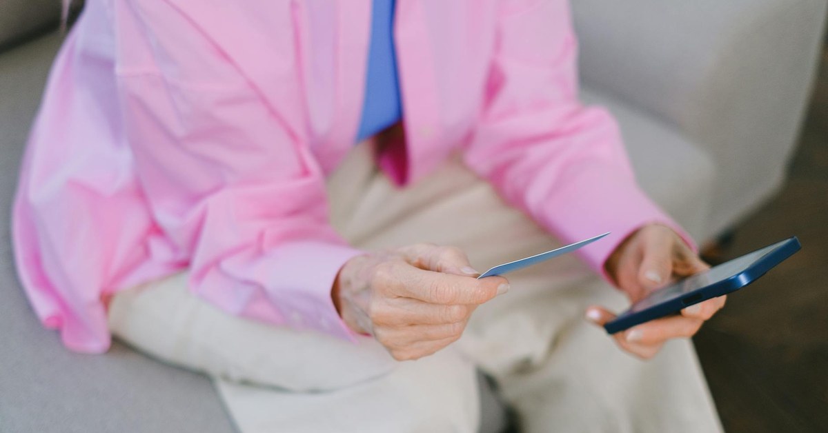 Financial Abuse of Older Adults โ How to Recognise It and What to Do