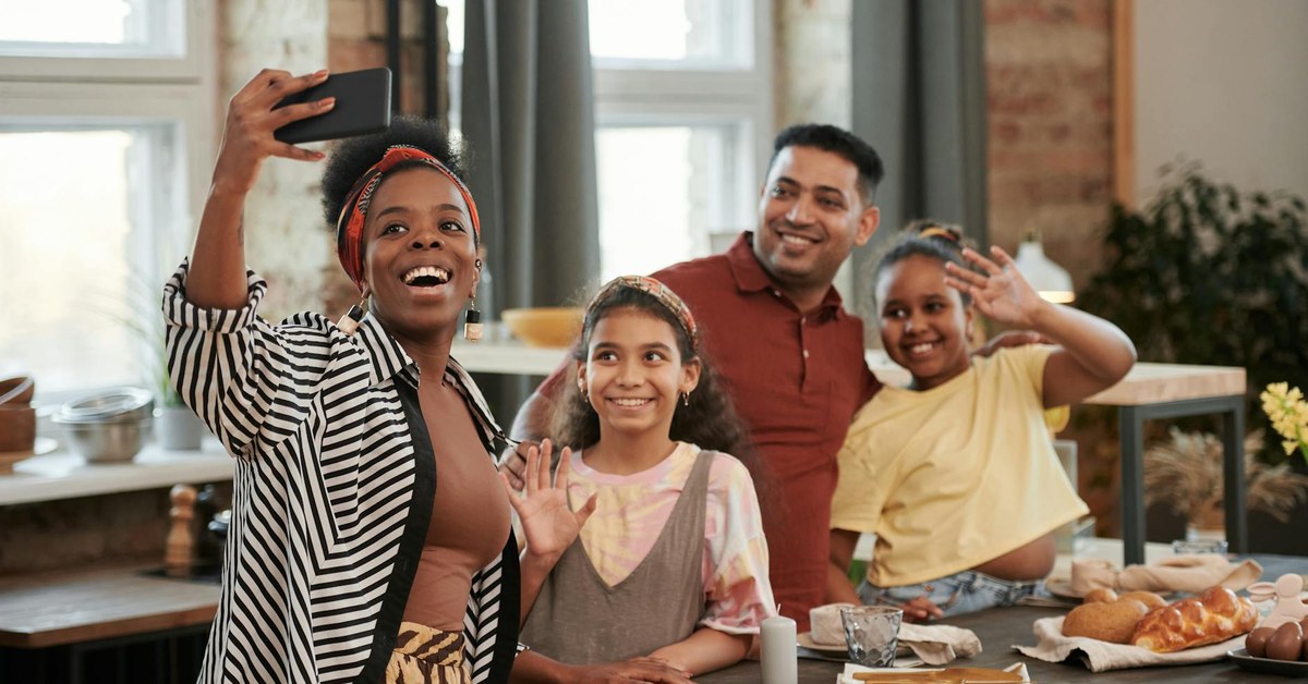 Beyond Parental Controls — Fostering Critical Thinking & Digital Responsibility with Kids' Safe Messaging Apps