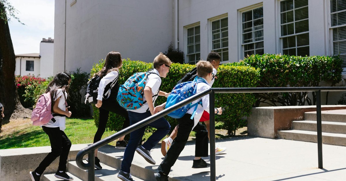 Beyond Lectures โ Practical Ways to Help a Loved One Overcome Distracted Driving Habits