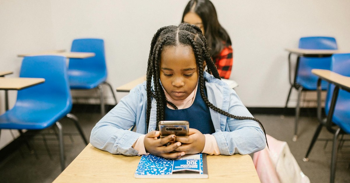 How to Detect Cyberbullying and What to Do — A Complete Guide for Parents and Teens