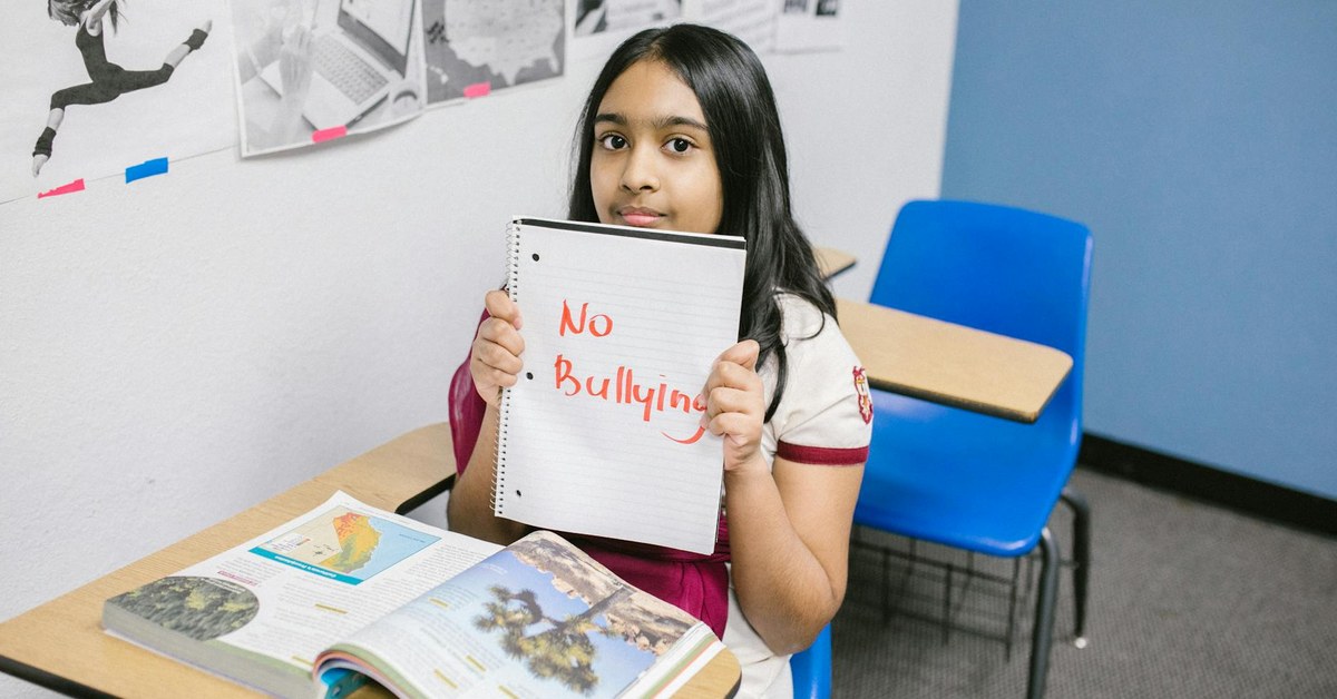 How to Help a Child Who Is Being Bullied โ A Parent's Complete Guide