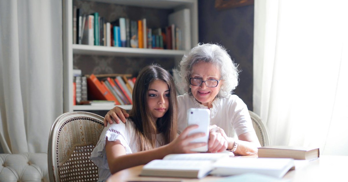 Internet Safety for Children Aged 8-11 — A Parent's Practical Guide
