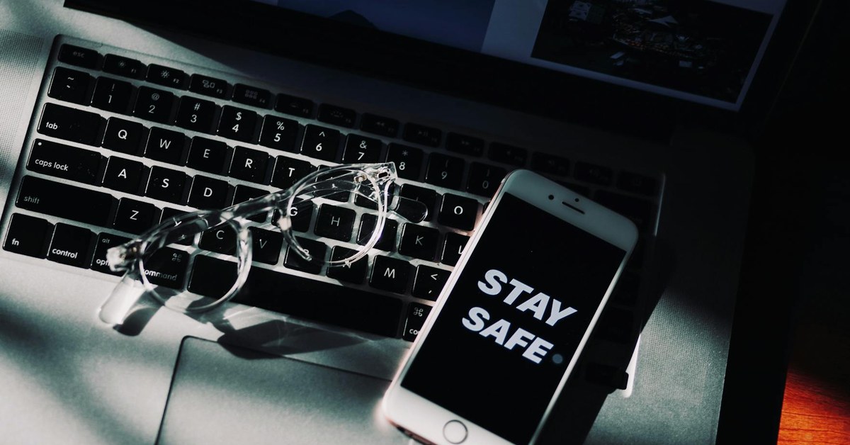 Internet Safety for the Over-60s โ Staying Safe and Confident Online