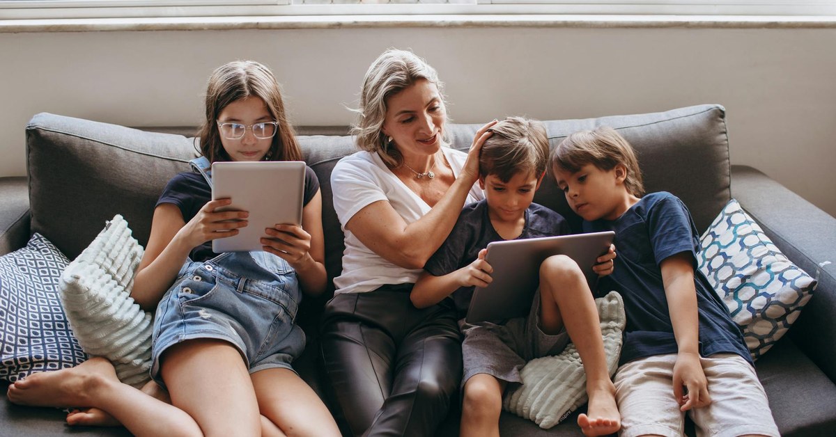Teaching Kids Online Etiquette & Privacy โ Leveraging Safe Messaging Apps for Digital Literacy