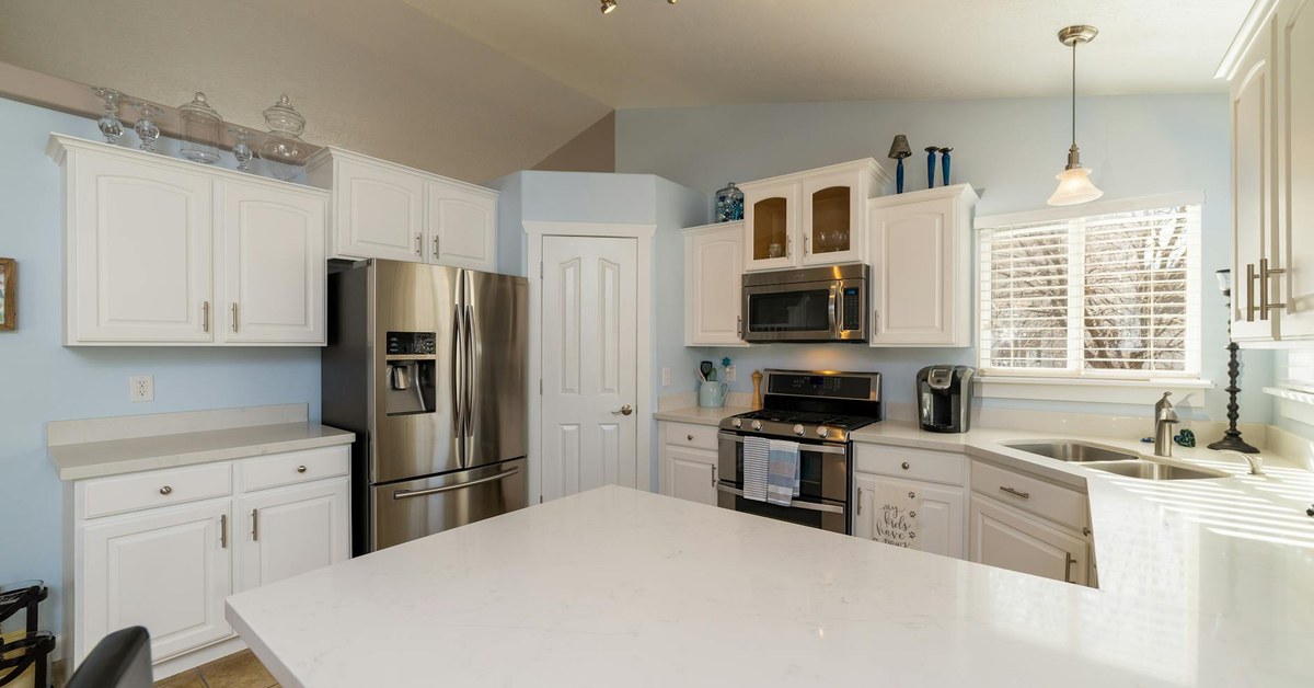Beyond Burns & Cuts β How to Prevent Slips, Trips, and Falls in Your Family Kitchen
