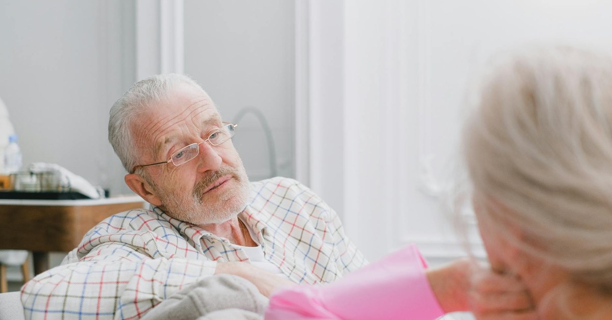 Loneliness in Older Adults โ Understanding the Risks and Finding Connection