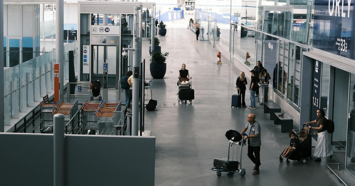 Managing Chronic Conditions While Travelling โ A Practical Guide for Older Adults