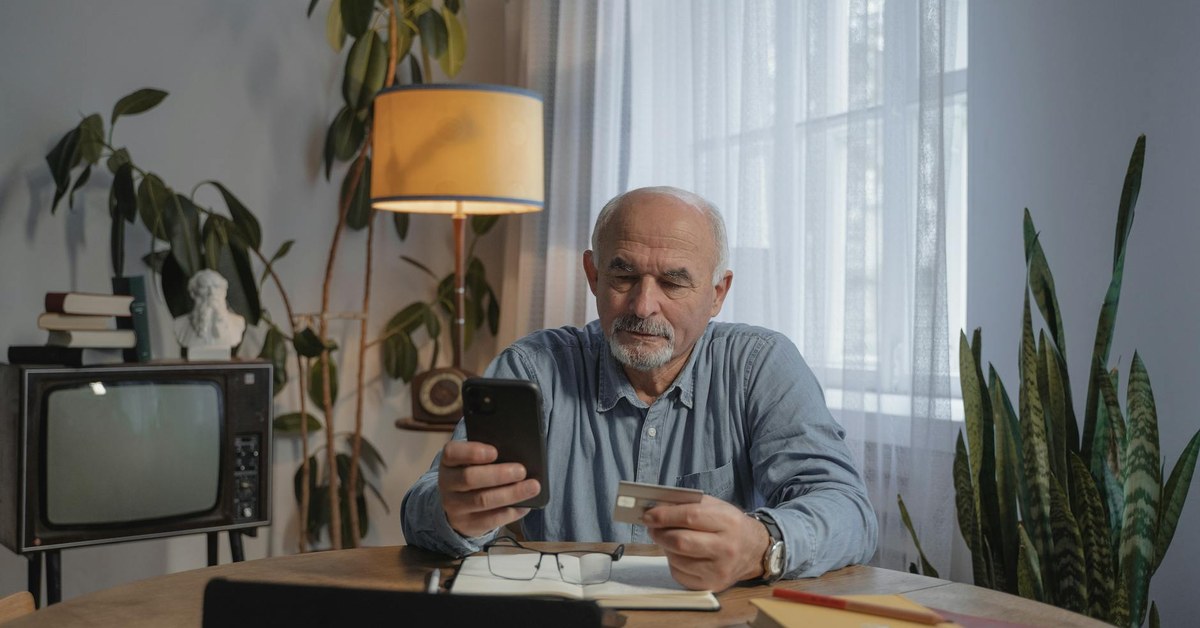Online Banking Safety for Older Adults โ How to Protect Your Finances in the Digital Age