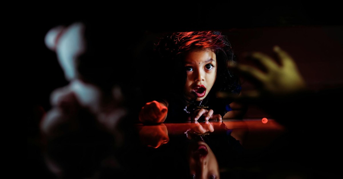 Online Stranger Danger — A Safety Guide for Children Aged 8 to 12 and Their Parents