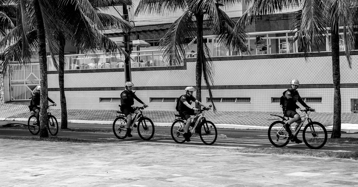 How to Optimize Cycling Helmet Fit When Wearing Caps, Balaclavas, or Headbands for Enhanced Safety