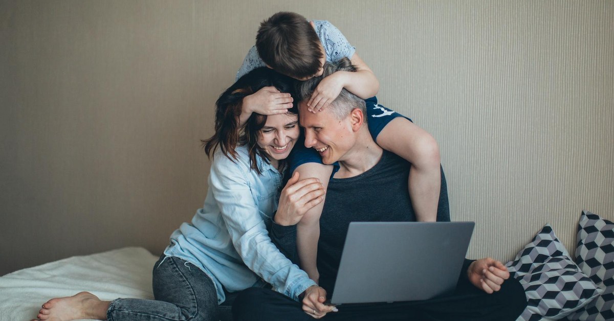 Optimize Your Digital Day — Screen Time Strategies for Adult Focus & Productivity