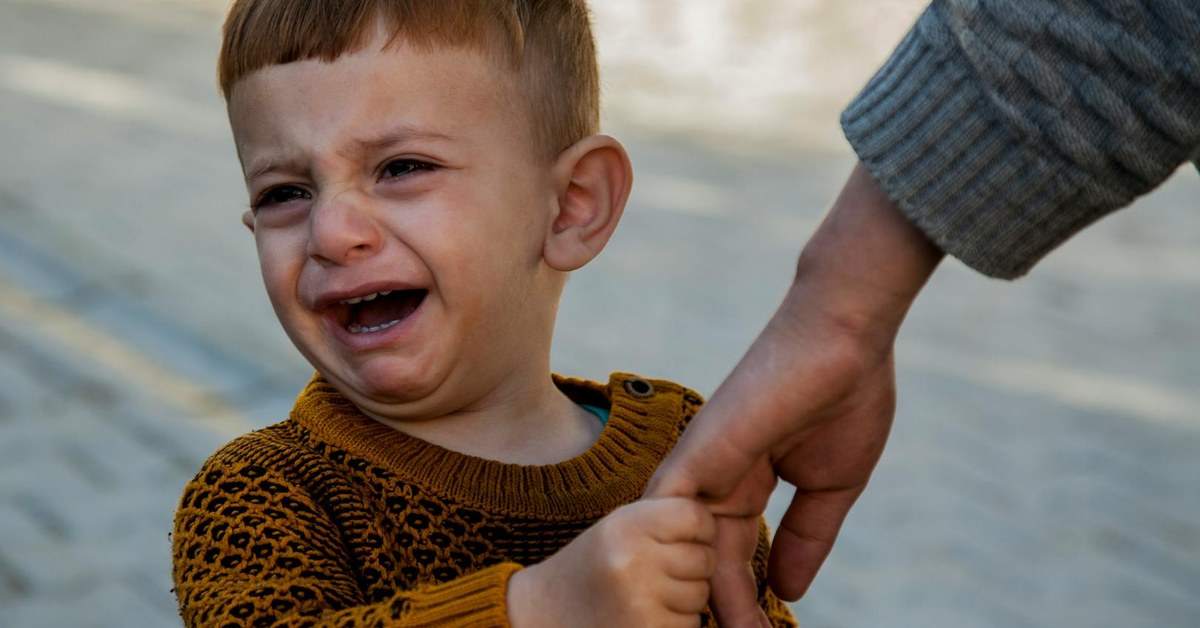 Beyond Tantrums — Practical Parent Guide to Fostering Emotional Resilience in Young Children Through Daily Disappointments