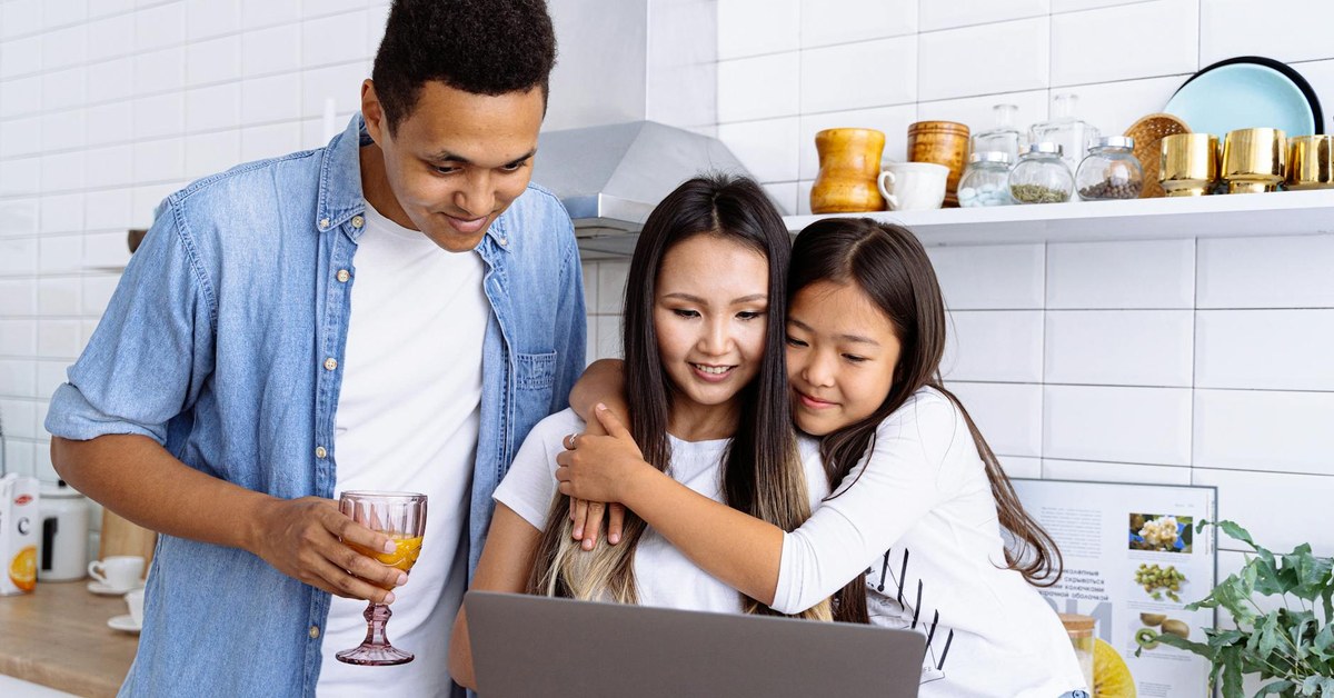 Beyond Blocking — A Parent's Guide to Setting Up Parental Controls for Digital Responsibility