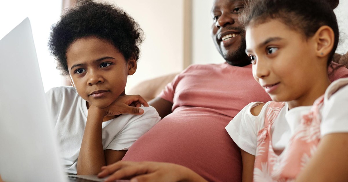 How to Set Up Parental Controls for Pre-Teens While Fostering Digital Independence