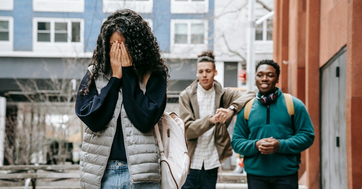 Peer Pressure Resistance Techniques for Young People โ What Actually Works