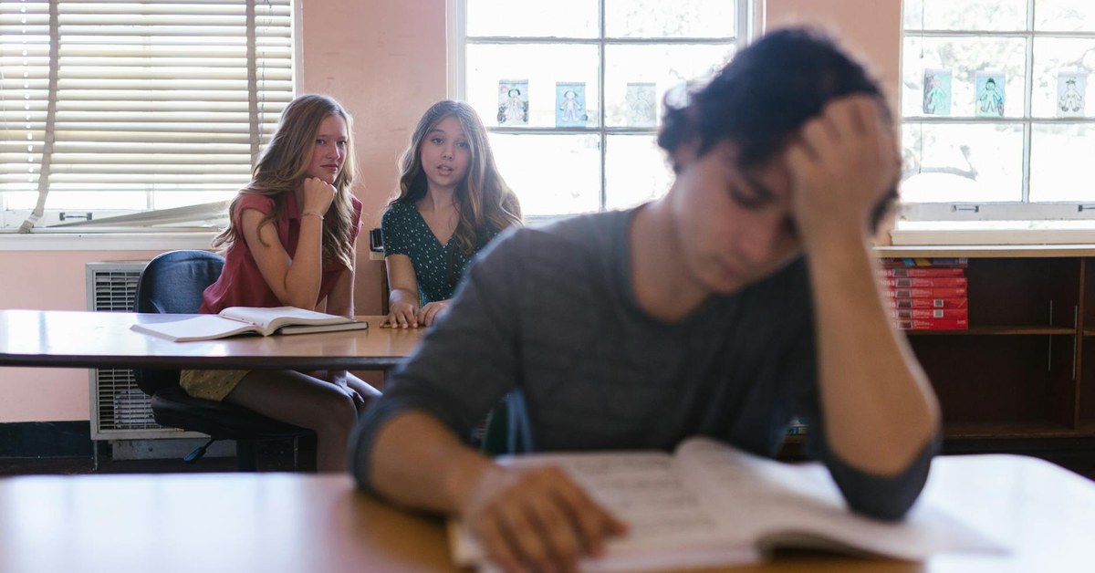 Peer Pressure and Saying No — A Practical Guide for Young People