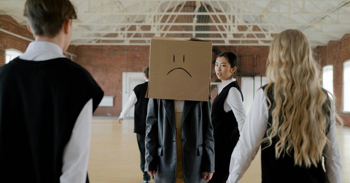Peer Pressure and Teenagers — Understanding It, Resisting It, and Supporting Your Child