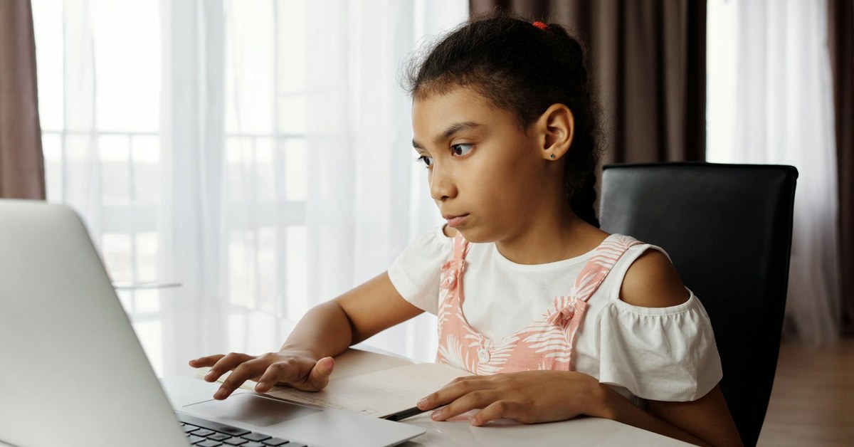 Beyond Privacy Settings โ Empowering Students to Cultivate a Positive Digital Footprint for Lifelong Success