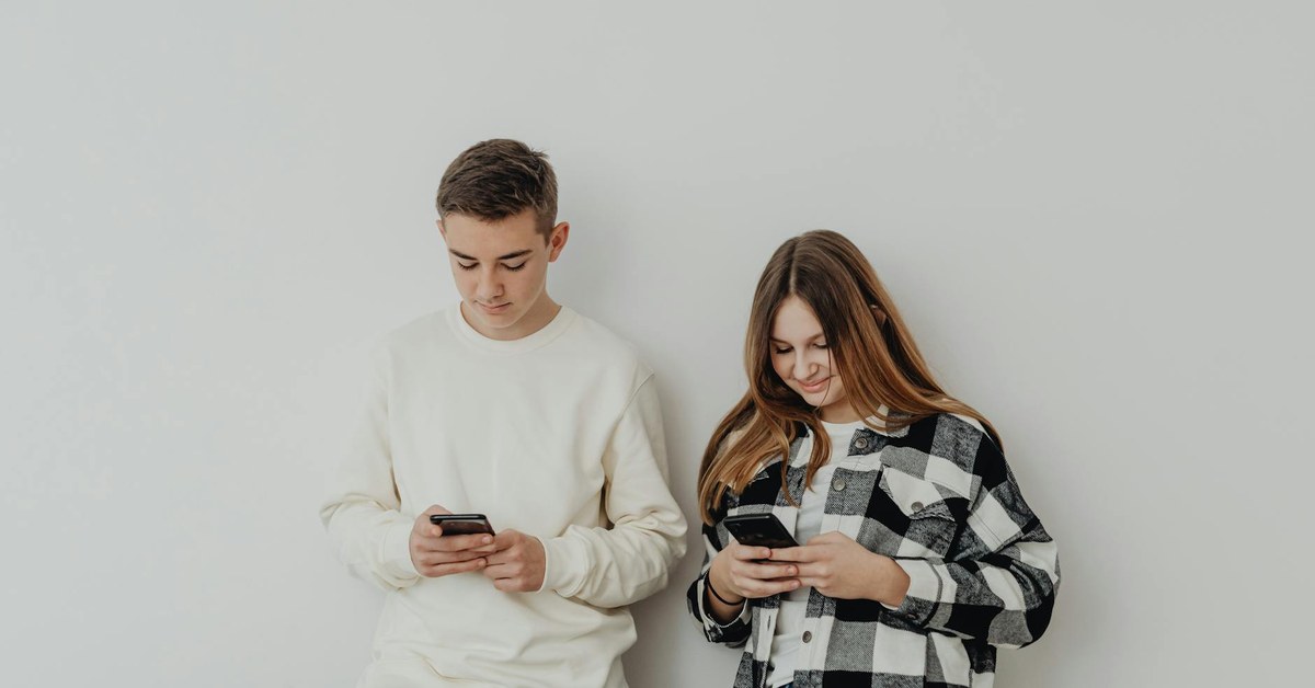 Preparing Pre-Teens for Social Media โ A Proactive Parent's Guide to Digital Literacy & Safety