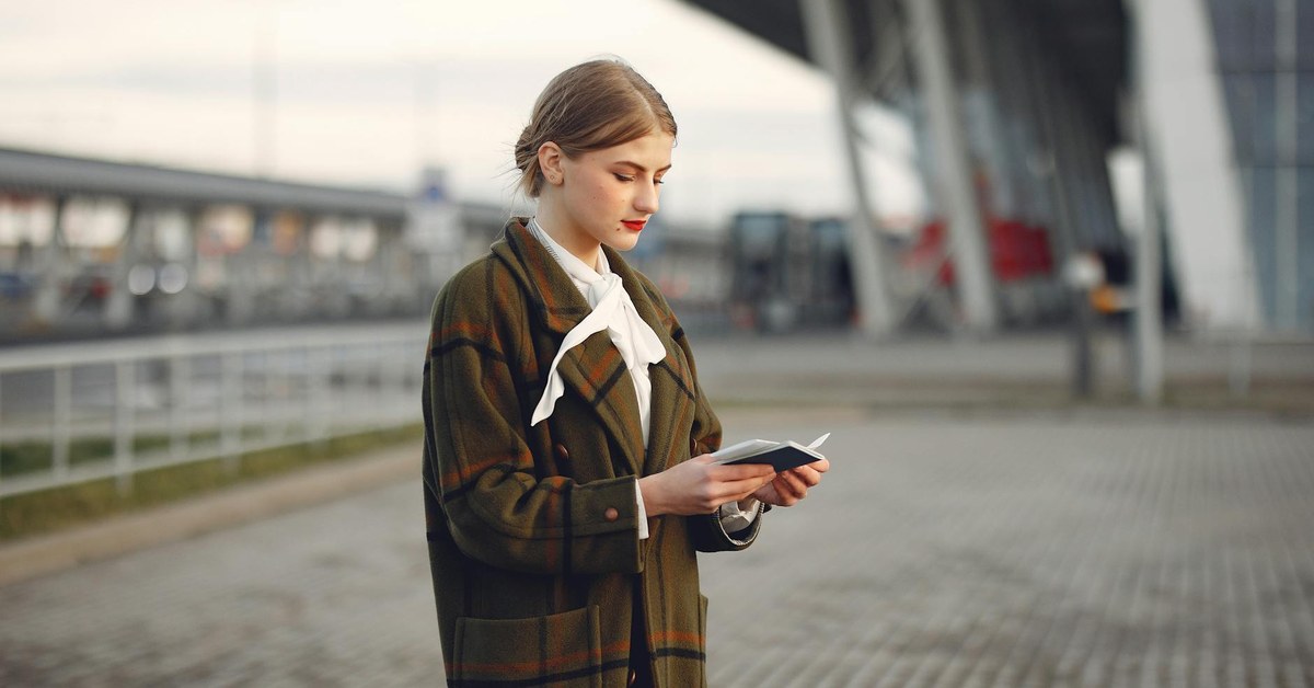 Protecting Your Passport and Documents When Travelling โ A Young Adult Guide
