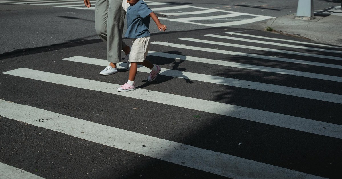The Science of Retroreflection โ Maximizing Driver Detection of Pedestrians in Urban Low-Light Environments