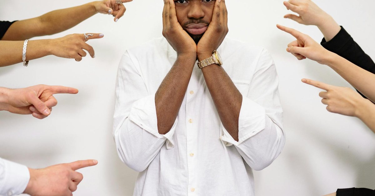 Silence Your Inner Critic โ Practical Strategies for Body Image Confidence