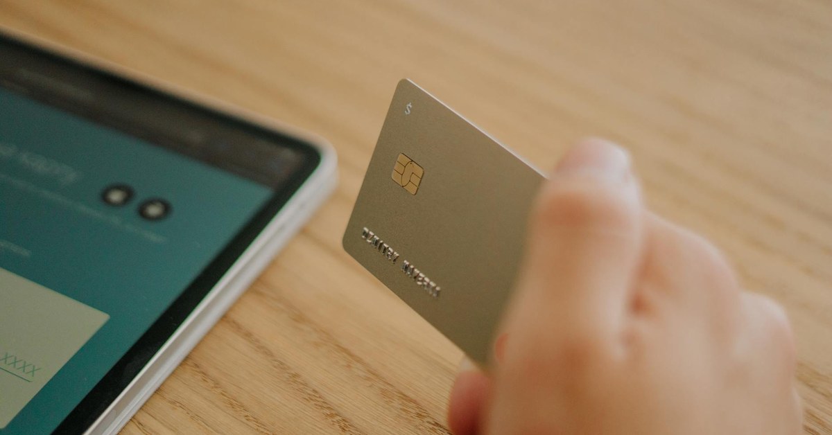 Smart Spending in Virtual Worlds — A Parent's Guide to In-Game Purchase Safety & Financial Literacy