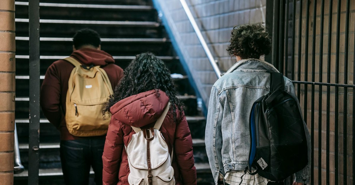 Beyond the Likes — Empowering Children to Combat Social Media Peer Pressure & FOMO