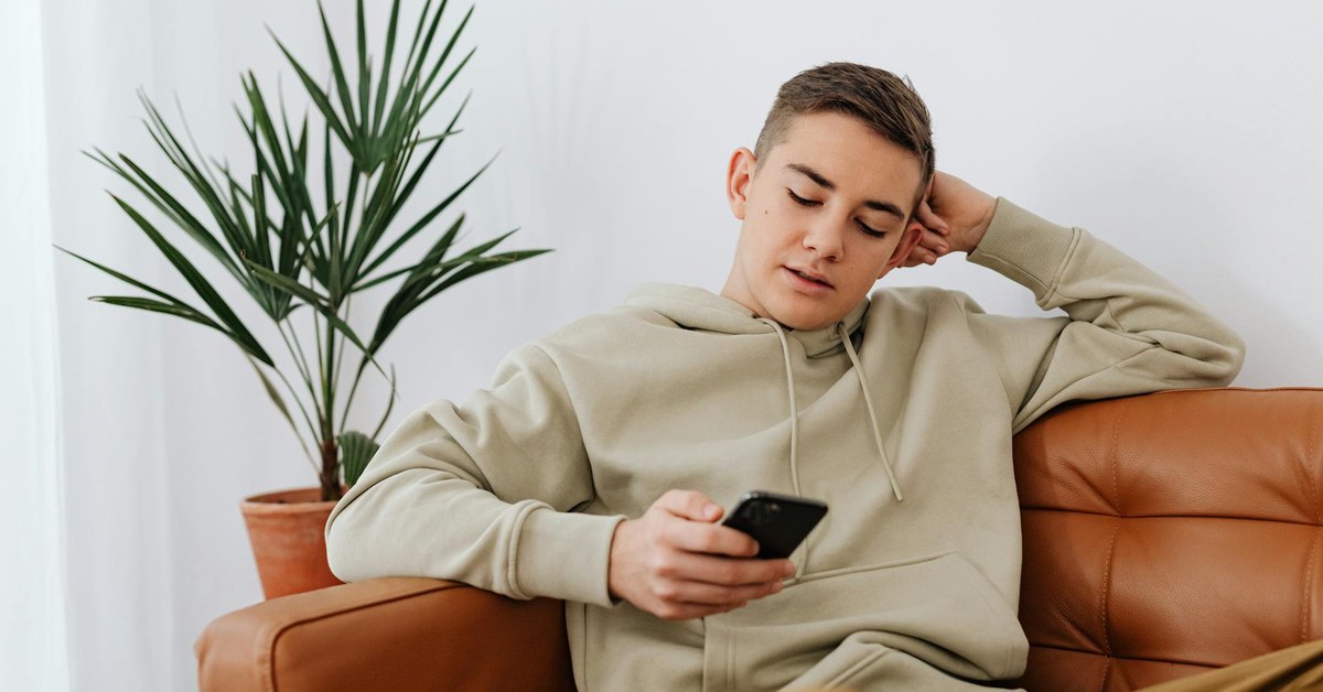 Social Media and Teen Mental Health — What the Research Actually Shows